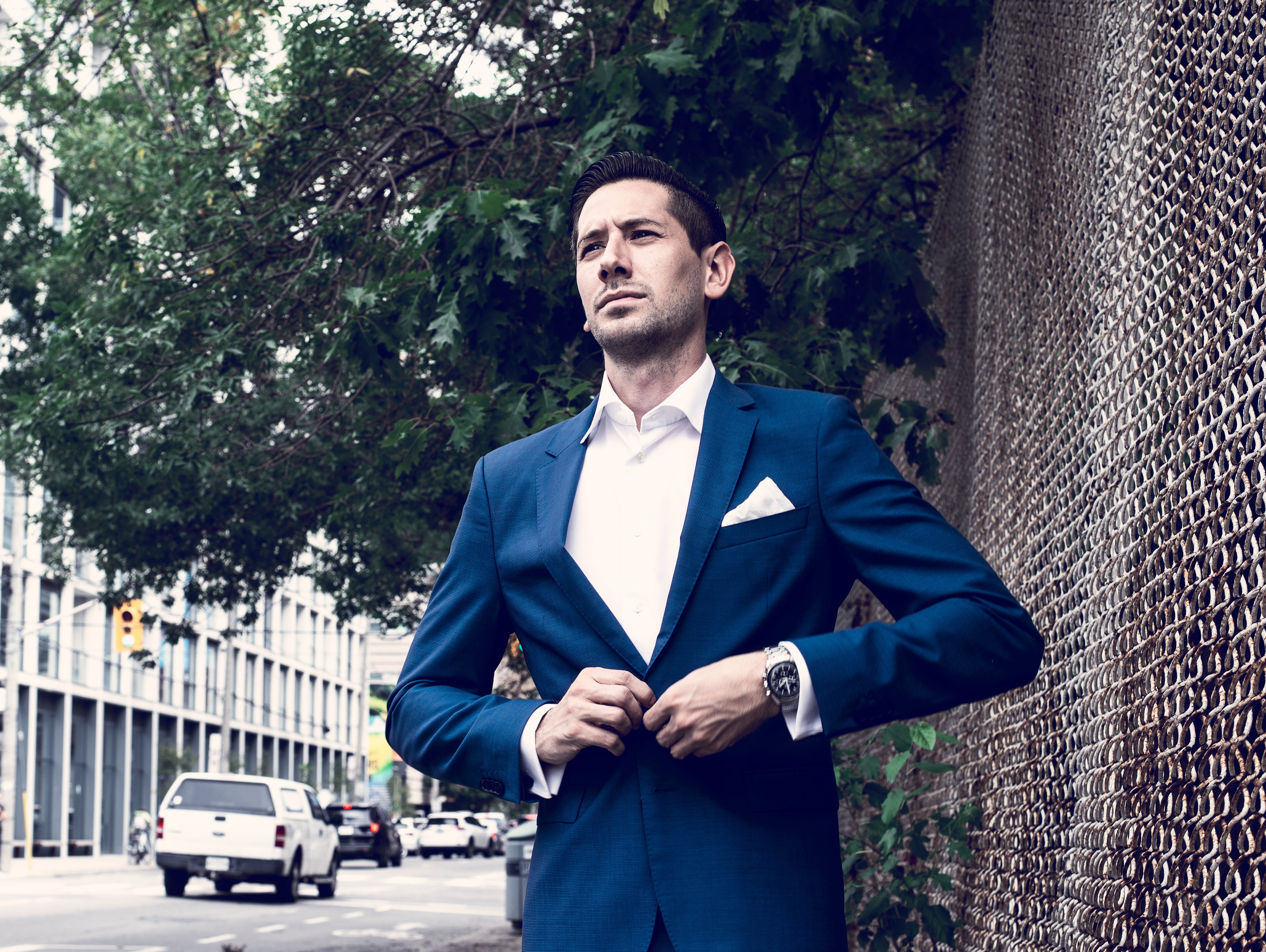 files/single-breasted-mens-suit-on-model.jpg